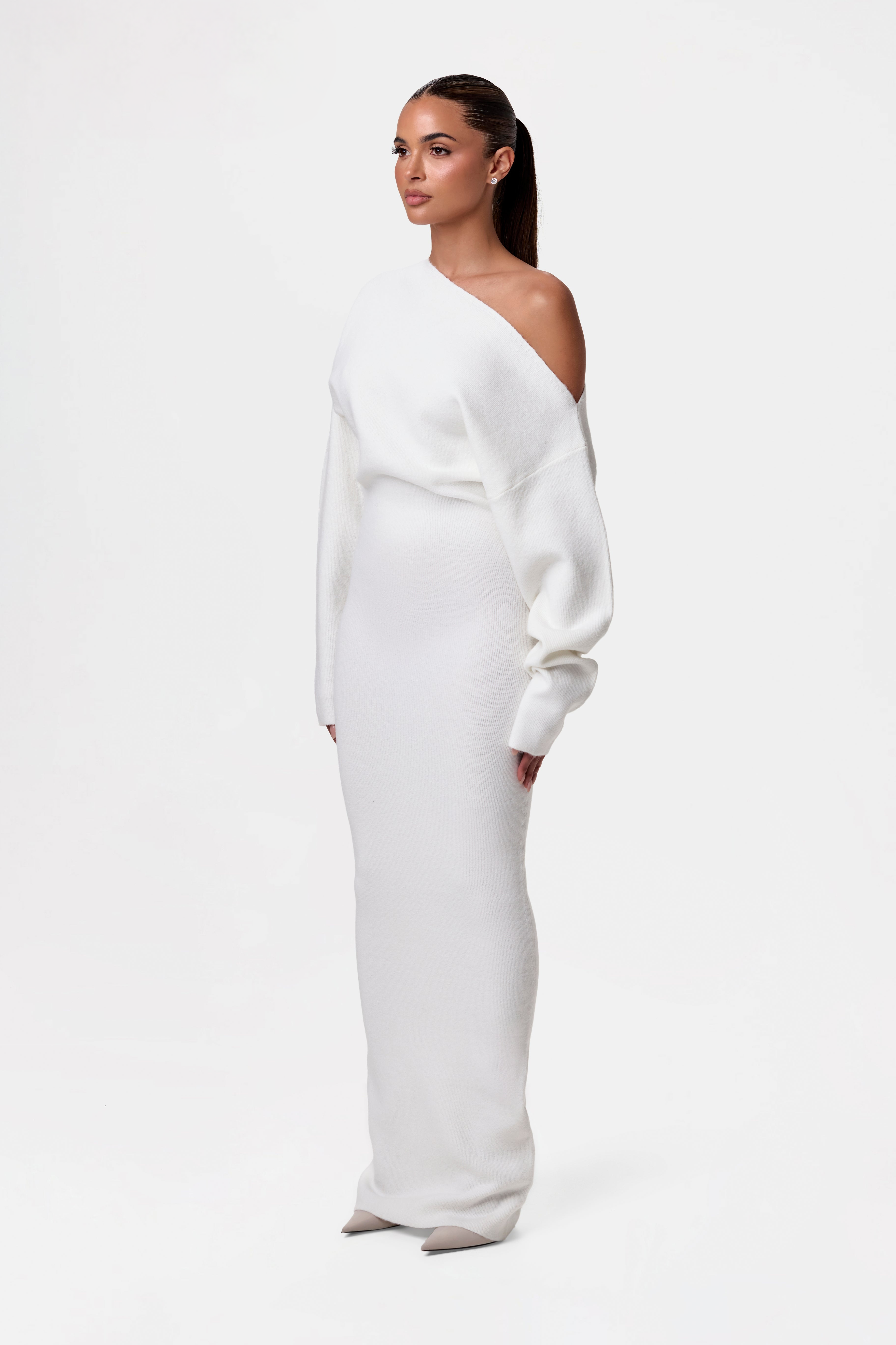 Aria – Off Shoulder Embrace