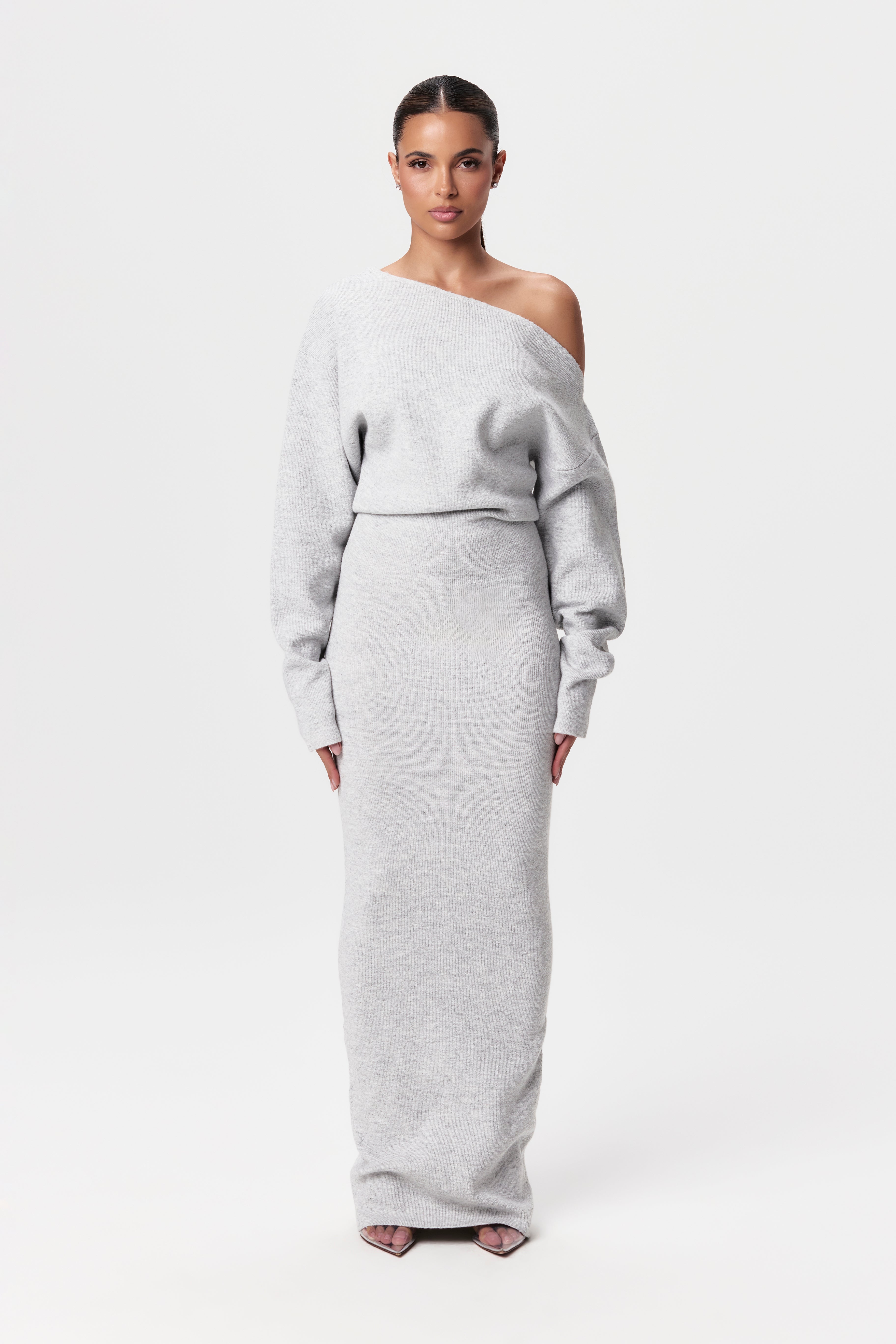 Aria – Off Shoulder Embrace
