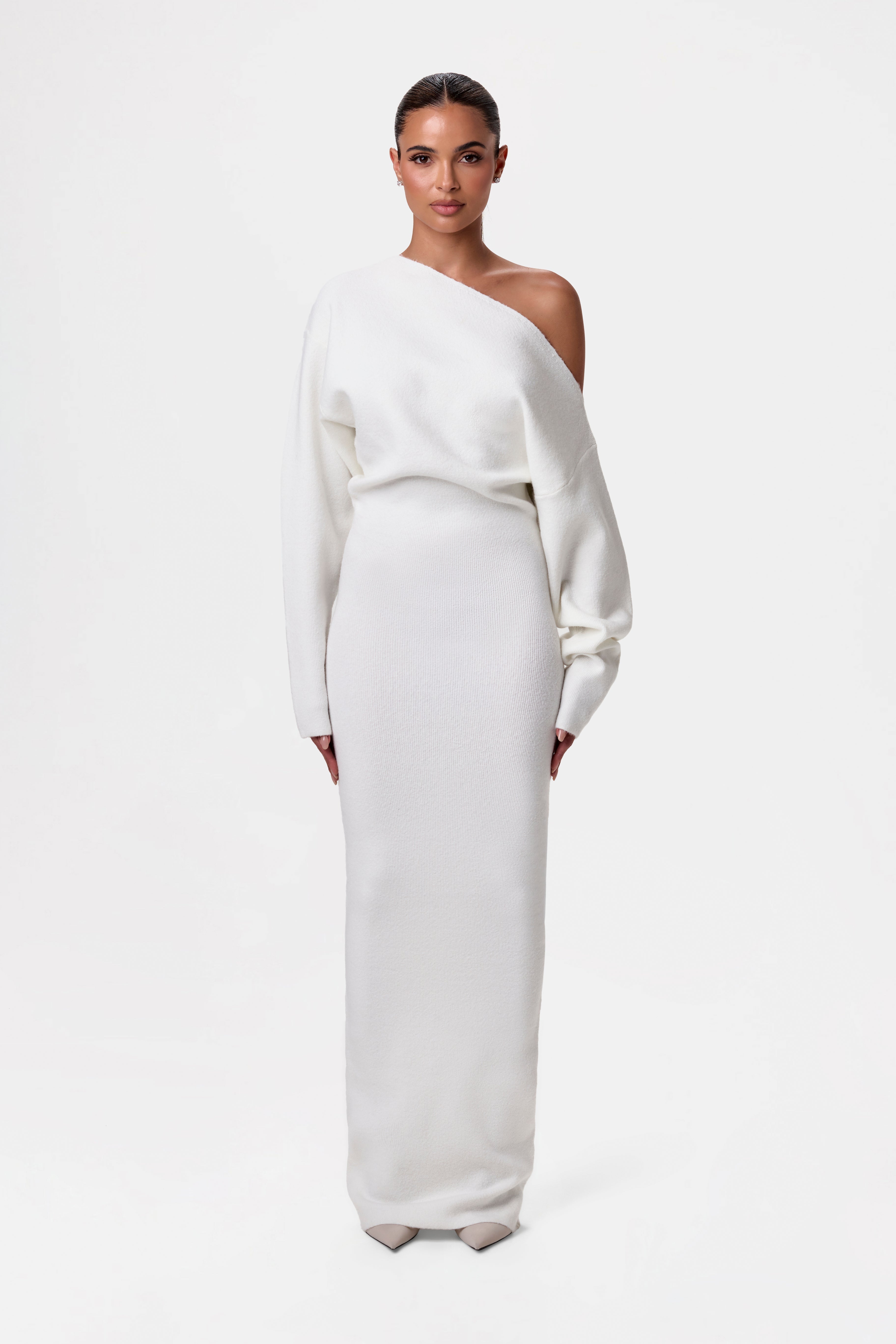 Aria – Off Shoulder Embrace