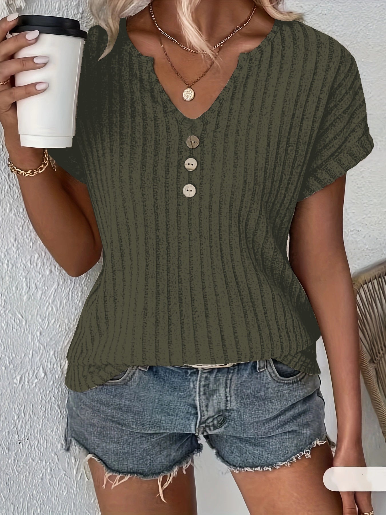Mira – Casual Neckline Blouse