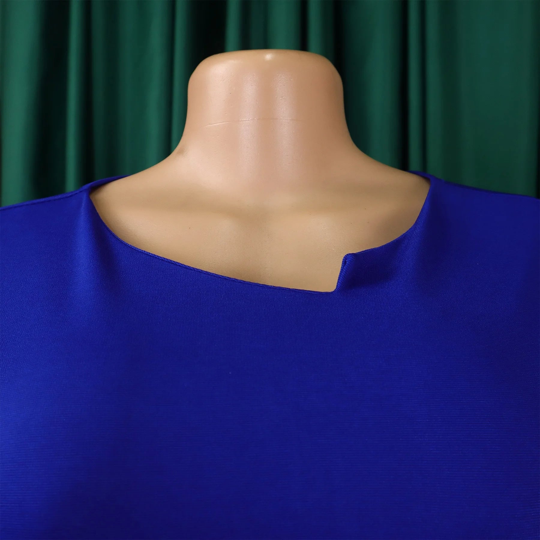 Ivy – Regal Form Elegance