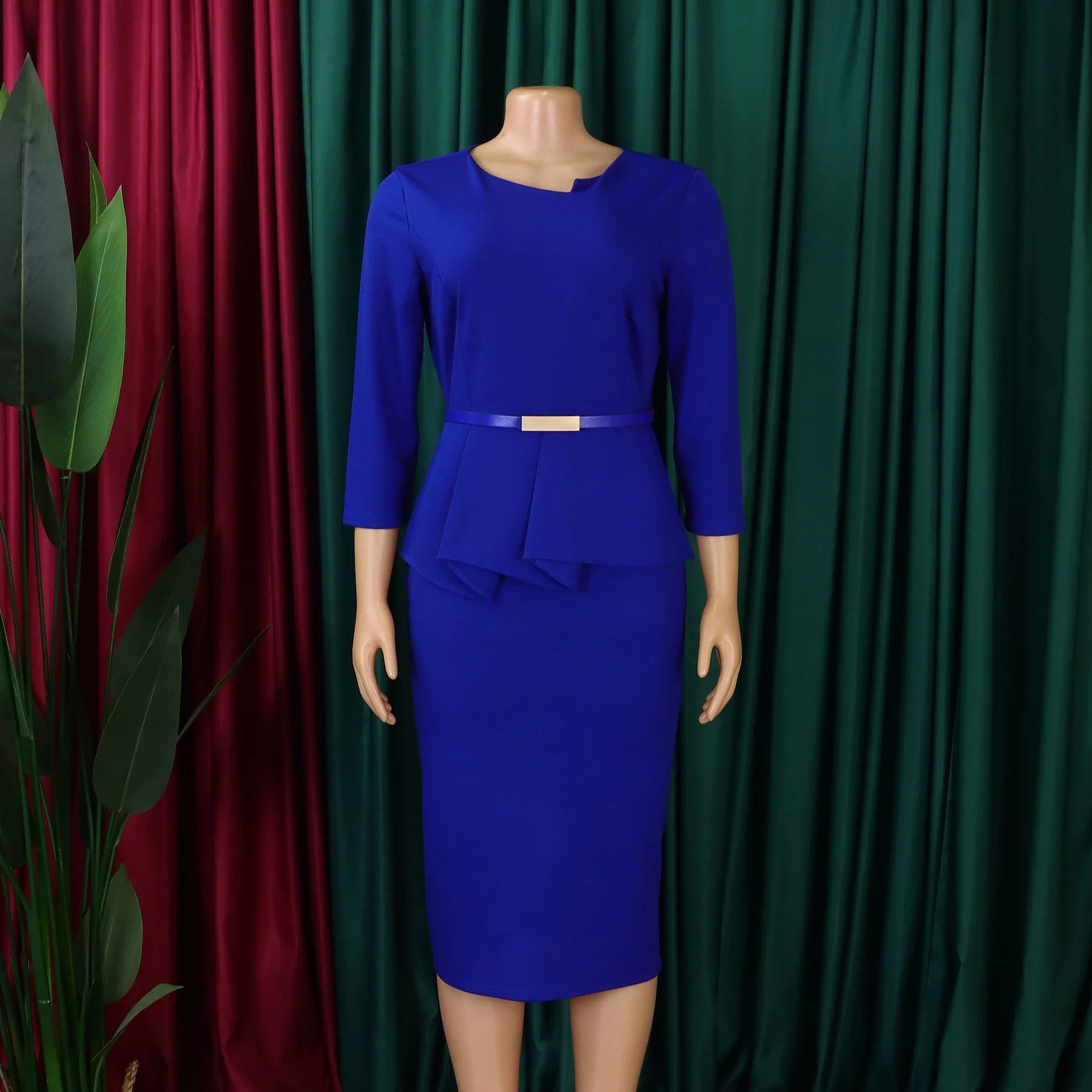 Ivy – Regal Form Elegance