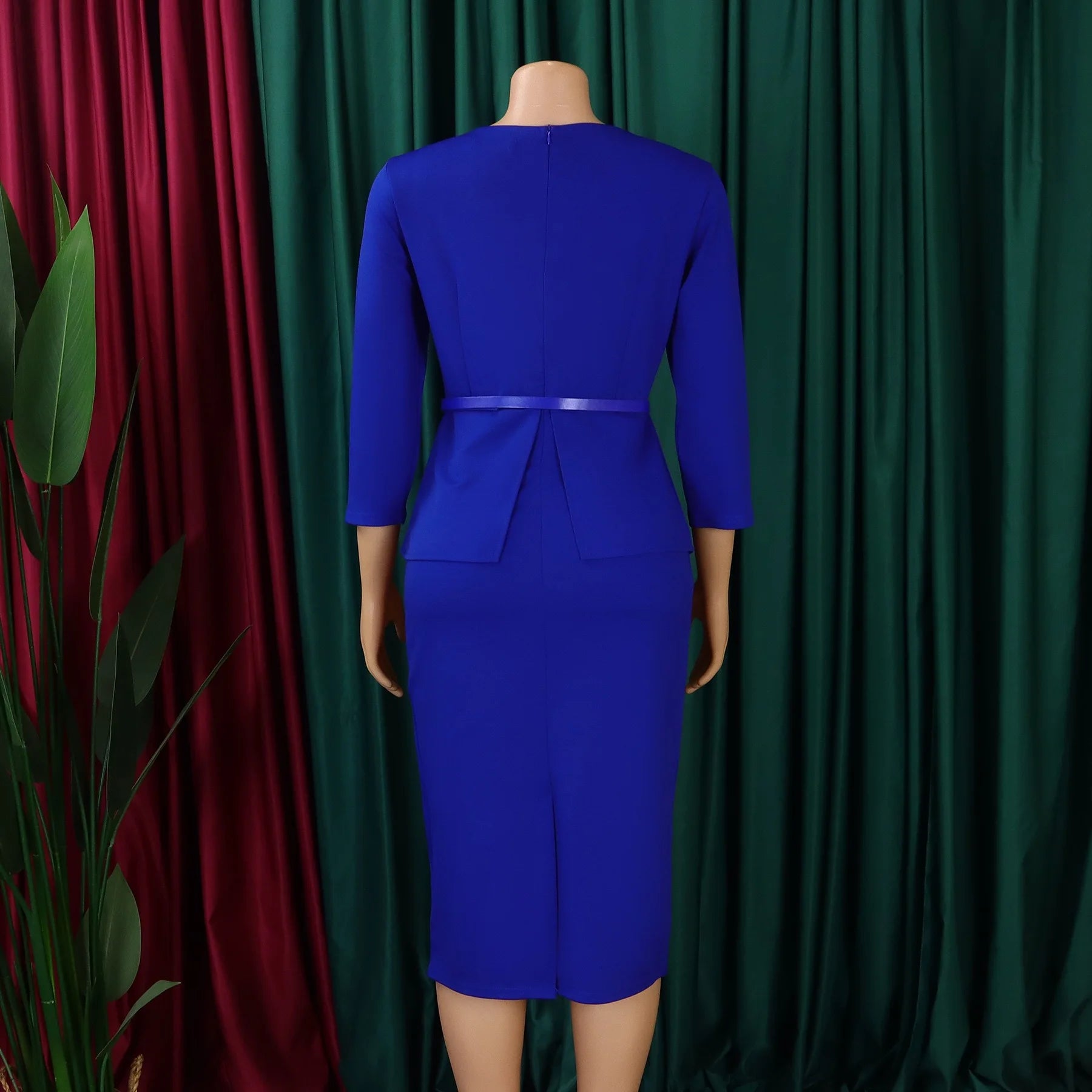 Ivy – Regal Form Elegance