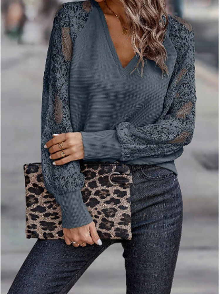 Mira - Chic Lantern Top